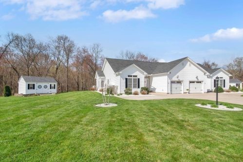 62 Mark Dr, Agawam MA exterior