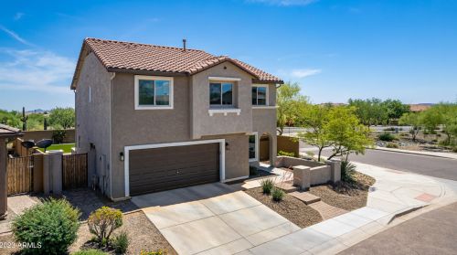 1735 Desperado Way, Phoenix AZ  85085-6329 exterior