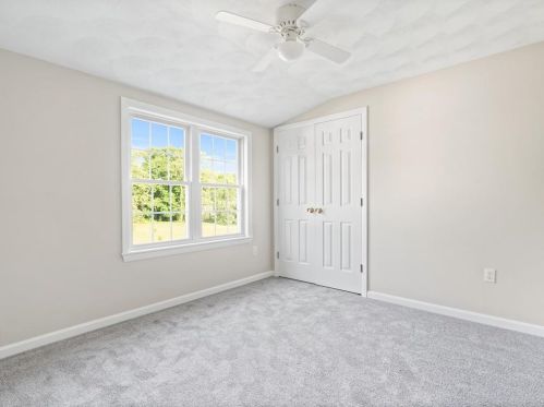 39 Riv St, Seekonk MA 02771-4706 exterior