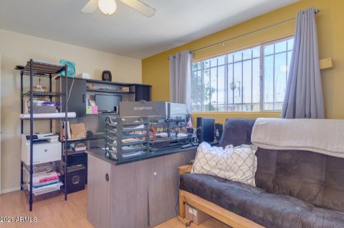 5743 38 Dr, Phoenix AZ 85053-2811 exterior