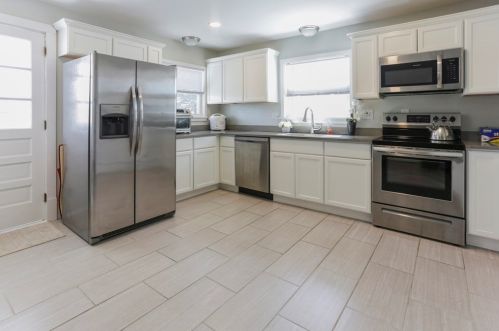 11 Hadwen Ln, Worcester MA 01602-2613 exterior