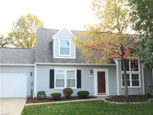 19233 Wheelers Ln, Cleveland OH  44149-5060 exterior