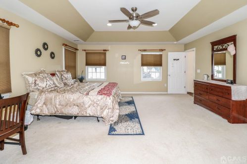 10 Summerhill Ct, Columbus NJ  08022-1970 exterior