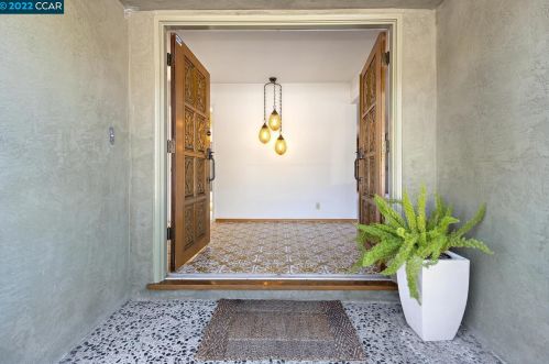 1351 Scenicview Dr, San Leandro, CA 94577-5326