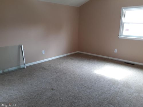 225 Marion Ave, West Deptford NJ 08093-1824 exterior