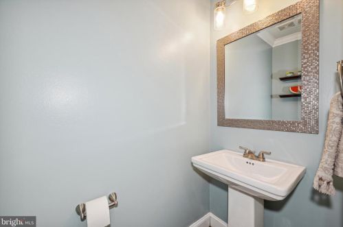 2202 Beacon Hill Dr, Erial NJ  08081-1175 exterior