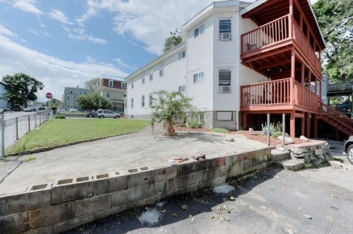 25 Merrick St, Worcester MA 01609-1837 exterior