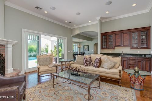 5621 Calle Camelia, Phoenix AZ 85018-4617 exterior