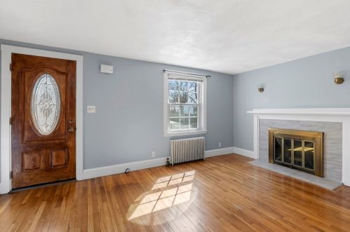 42 Idlewell St, Weymouth MA 02188-3713 exterior