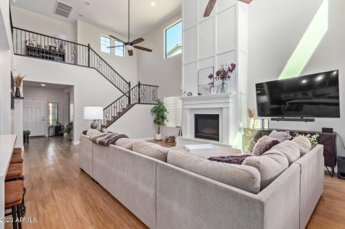 1646 Blaylock Dr, Phoenix AZ 85085-6323 exterior