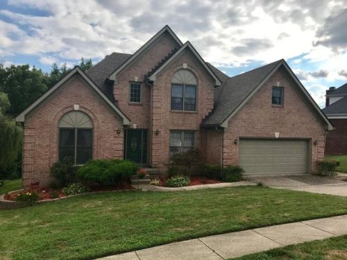 4525 Saratoga Wood Dr, Louisville KY  40299-4368 exterior