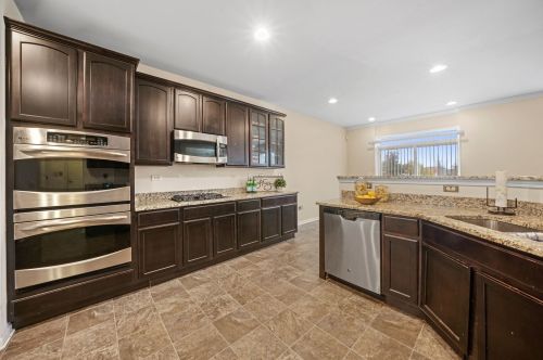 2293 Pebblestone Way, Lemont IL 60490-5062 exterior