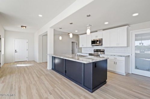 39068 15th Ave, Phoenix AZ 85086-7226 exterior