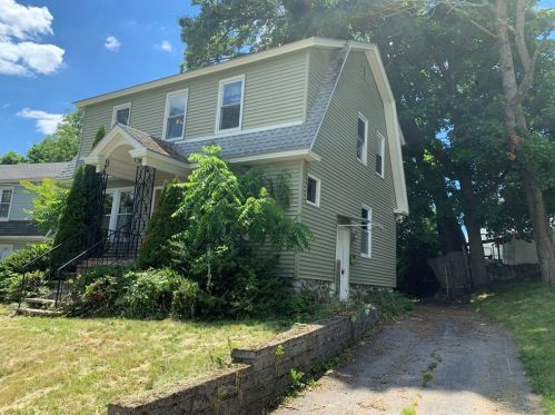 93 Brookline St, Worcester, MA 01603-1640