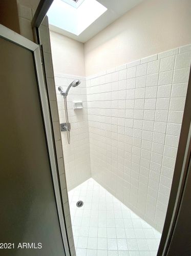 2701 Cactus Rd, Phoenix AZ 85029-2222 exterior