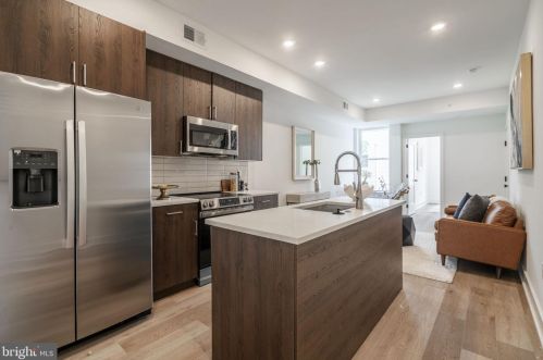 2139 6th St, Philadelphia, PA 19122-1415