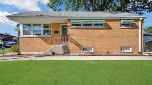 6726 41st St, Forest View, IL 60402-4175