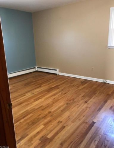 28 Hilton St, Belleville NJ  07109-1902 exterior