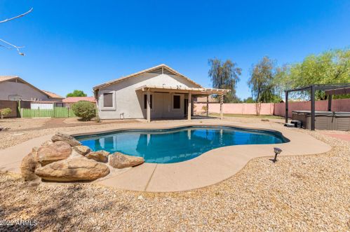 8227 Apache St, Phoenix AZ 85003-2726 exterior