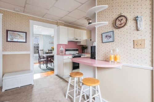 10 Burke St, Fall River MA 02720-6903 exterior