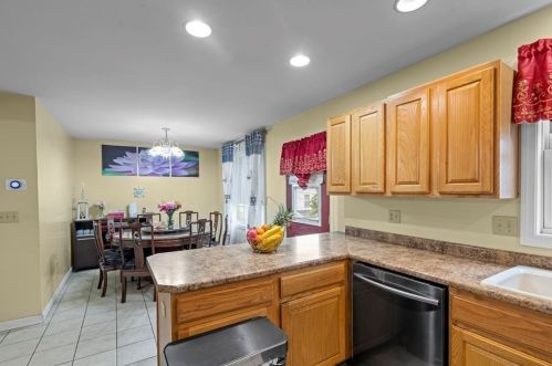 140 Grant St, Fall River MA 02721-1239 exterior