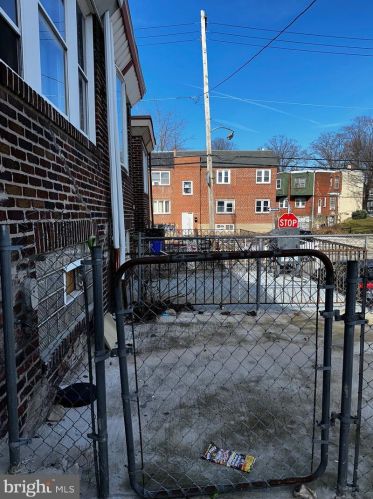 4858 Bouvier St, Philadelphia, PA 19141-1527