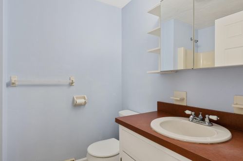 8 Joshuas Way, Chatham MA 02633-1565 exterior