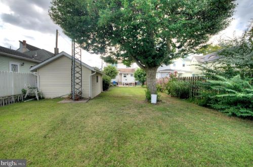 209 Delsea Dr, West Deptford NJ 08093-1222 exterior