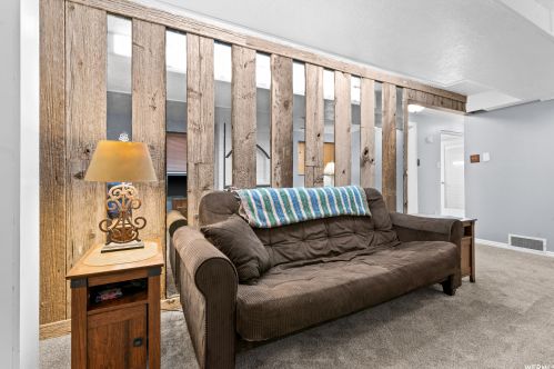 7993 Erique Way, Sandy UT 84093-6422 exterior