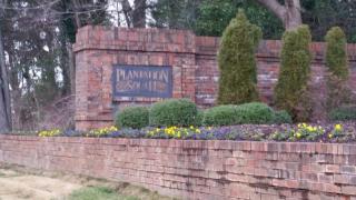 2057 Woodlawn Dr, Huntsville AL  35802-4443 exterior