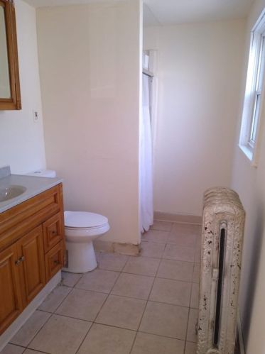 32 Somerset Ave, Taunton MA 02780-4824 exterior