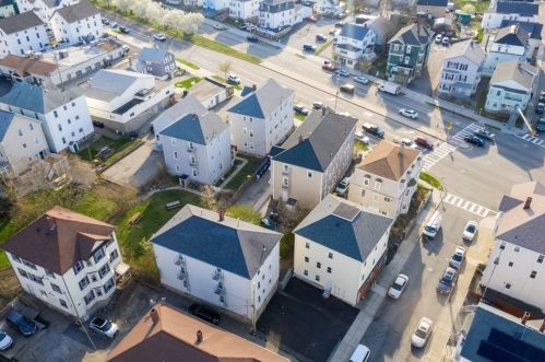 764 Plymouth Ave, Fall River MA 02721-1946 exterior