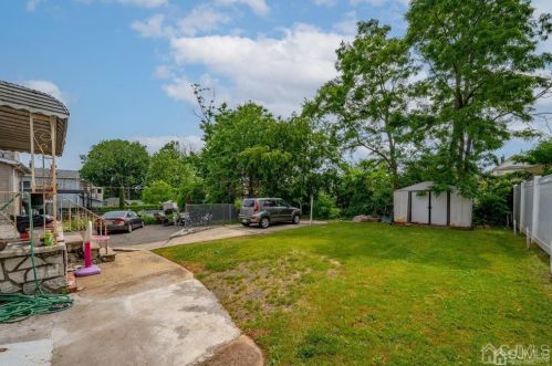 18 John St, Carteret NJ 07008-3112 exterior