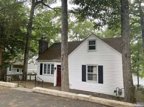 95 Cupsaw Dr, Skyline Lakes NJ  07456-2301 exterior