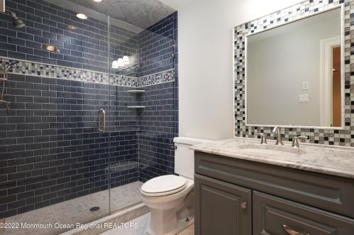 21 Vista Dr, Little Silver NJ  07739-1611 exterior