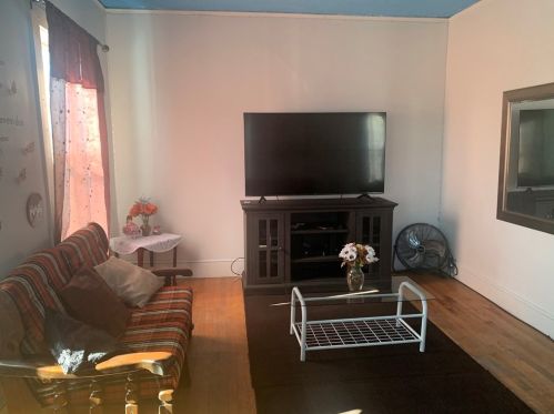 33 Vernon St, Worcester MA 01610-1919 exterior