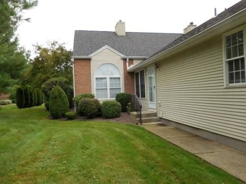 17 Castle Hill Rd, Agawam MA  01001-2460 exterior