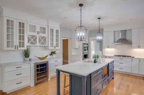 1 Dogwood Ln, North Reading MA 01864-1925 exterior