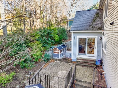 76 Lewis St, Newton MA 02458-1840 exterior