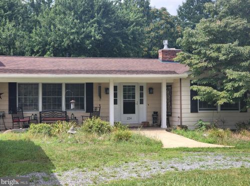 224 Spring Dr, Berkeley Springs, WV 25411-5546