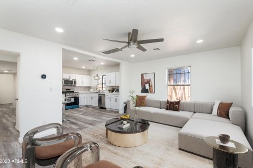 2533 Adams St, Phoenix, AZ 85034-1406