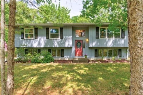 35 Tucker Rd, Norfolk, MA 02056-1350