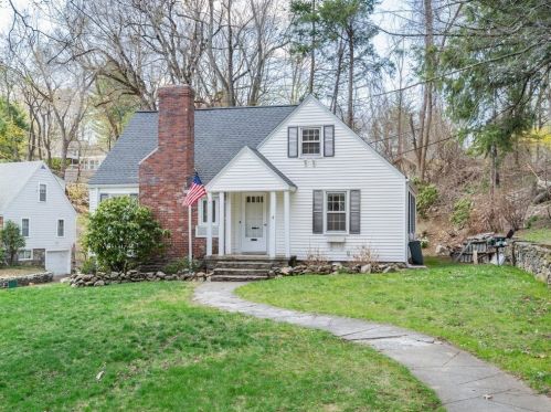 4 Pine Tree Dr, Worcester, MA 01609-1408