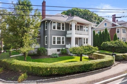 542 Eliot St, Milton MA  02186-1636 exterior