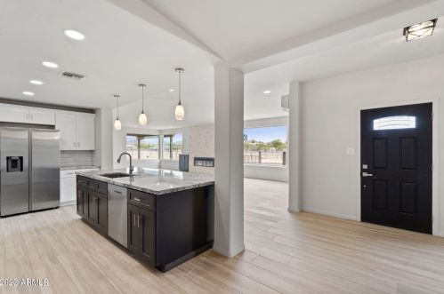 39068 15th Ave, Phoenix AZ 85086-7226 exterior