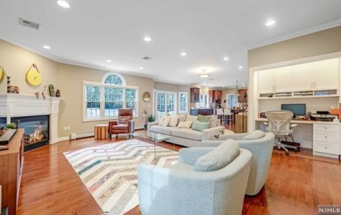 57 Merrifield Way, Cresskill NJ  07626-1033 exterior