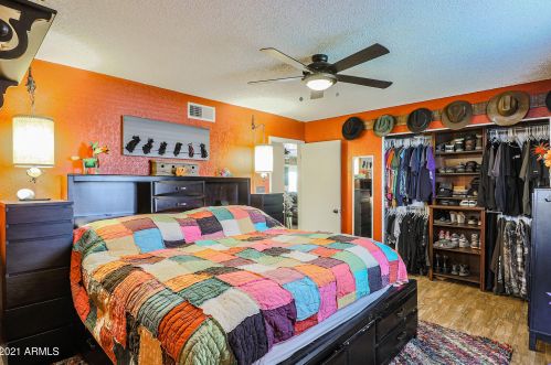 911 Campo Bello Dr, Phoenix AZ 85032-2051 exterior