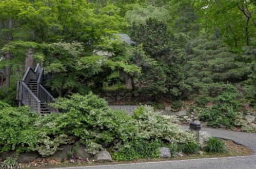 364 Skyline Lk Dr, Skyline Lakes NJ 07456-1943 exterior