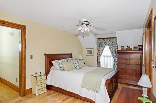 221 Union St, Weymouth MA 02190-2827 exterior