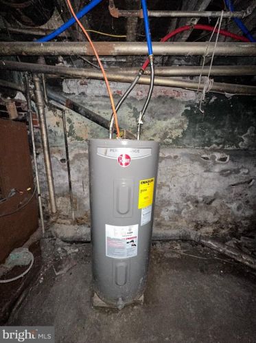 1822 20 St, Philadelphia PA 19140-1003 exterior